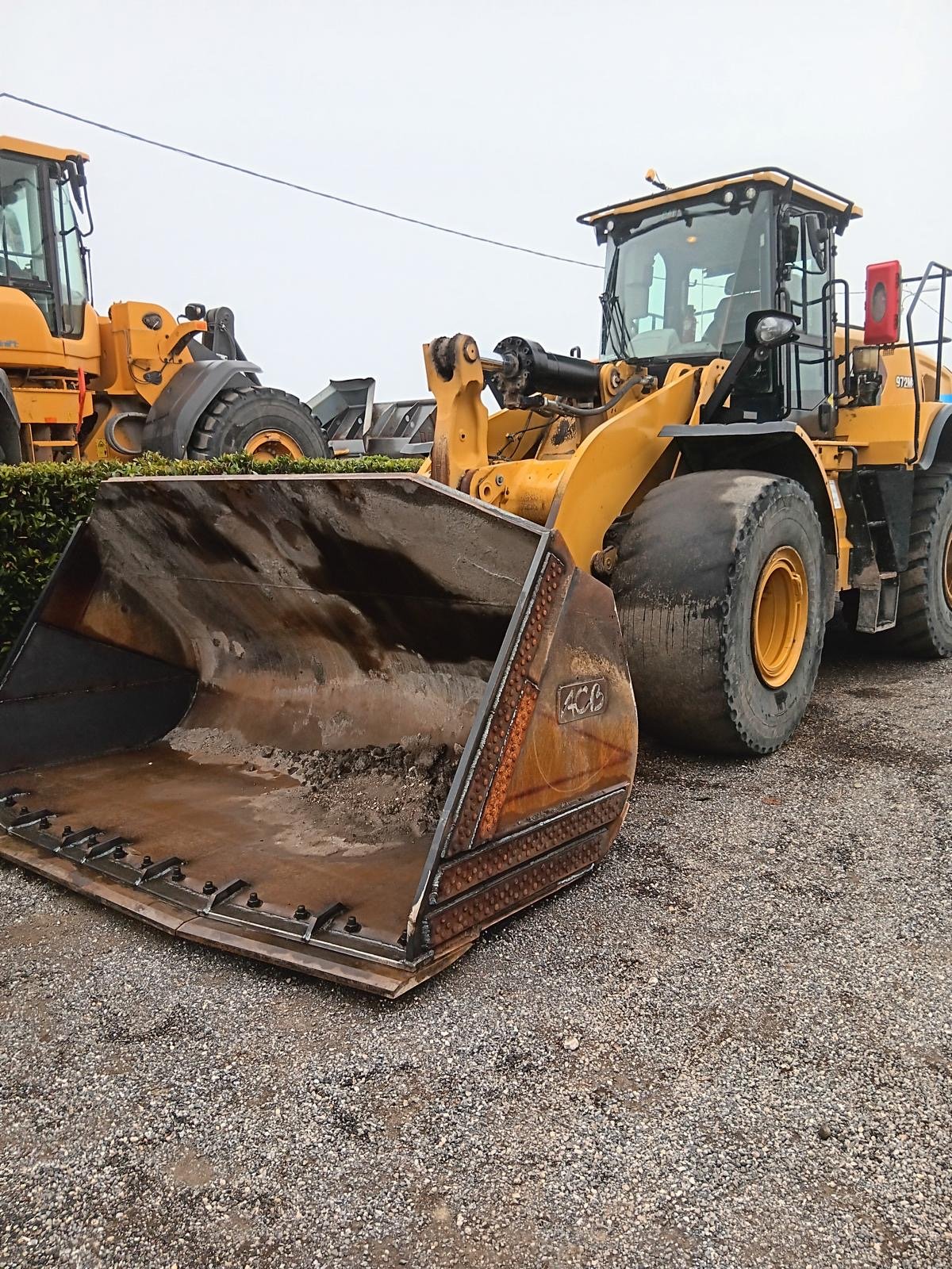 Réparation godet BTP tôles usure Ayse - Métallerie agricole Haute-Savoie